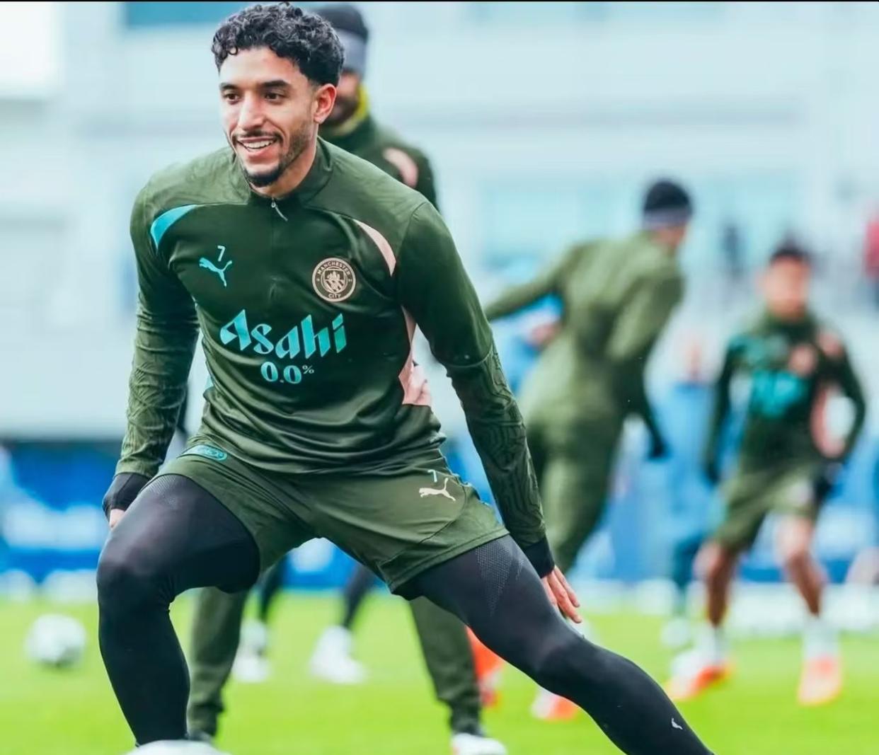 爱游戏APP下载浓眉哥焦点对战，姆巴佩与50激战DWG分钟，爆冷胜负难料！的简单介绍