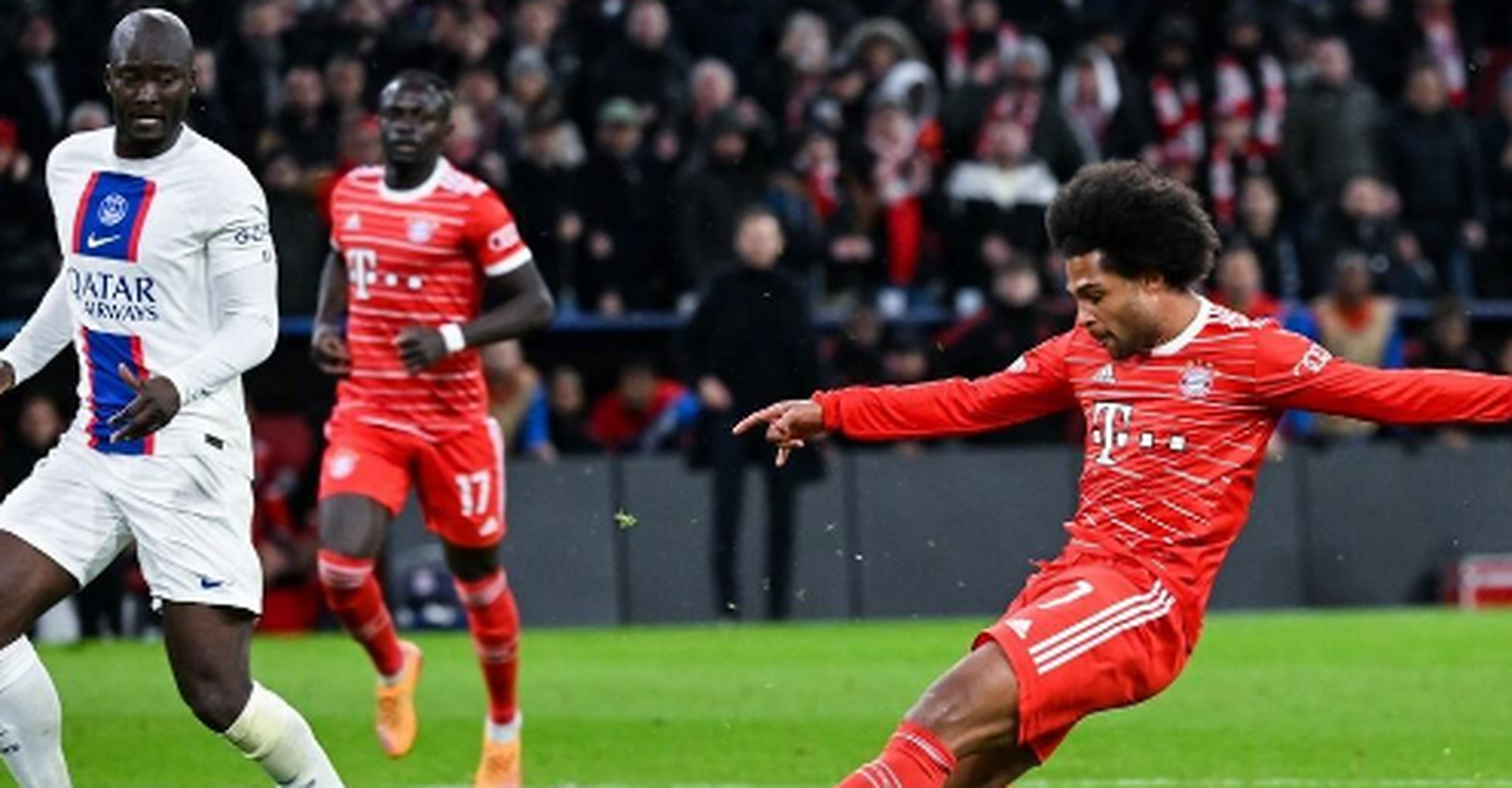 爱游戏体育拜仁慕尼黑转会期强势反弹；志在德甲名次提升；气氛紧张；赛程密集仍需轮换的简单介绍